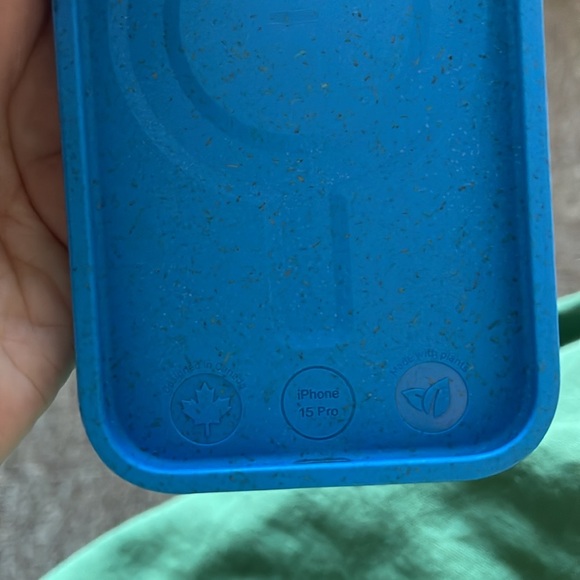 Brand new never used Electric Blue Cat Cow iPhone 15 Pro Case - Picture 4 of 6